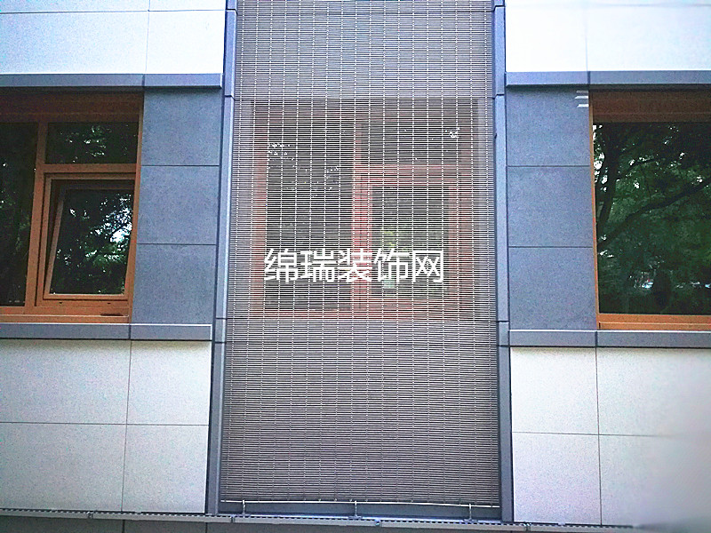北京通州四中的金属幕墙网